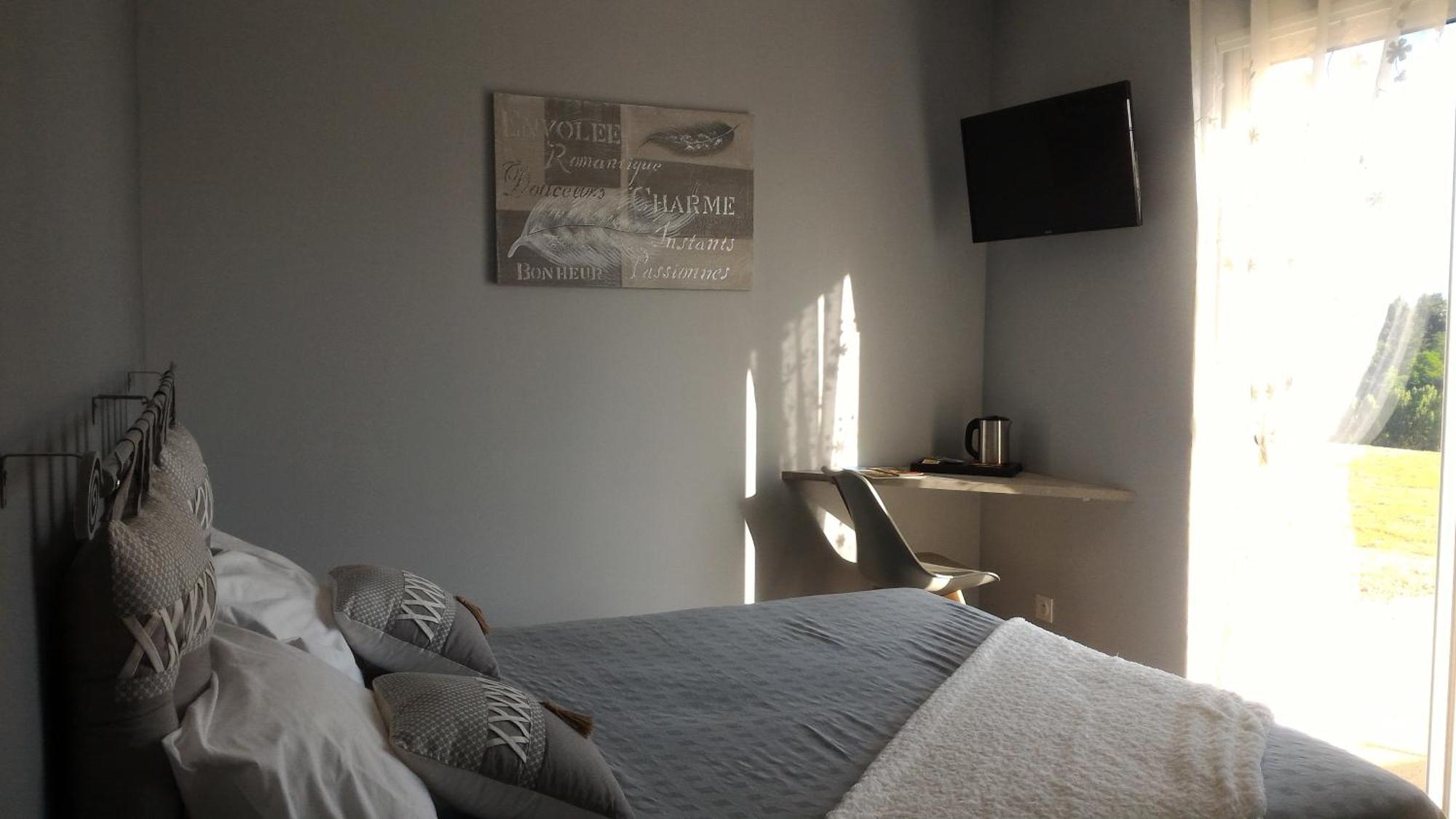 La Sarlamandre, Chambres Et Table D'Hotes Marcillac-Saint-Quentin Buitenkant foto